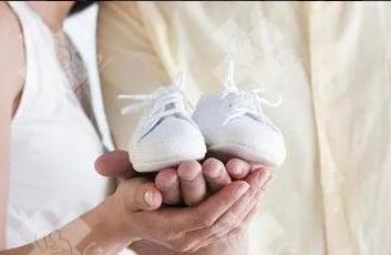 试管婴儿孕酮低于5是否正常,有出血会不会流产?